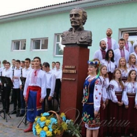 Скрізь звучить його «Щедрик»